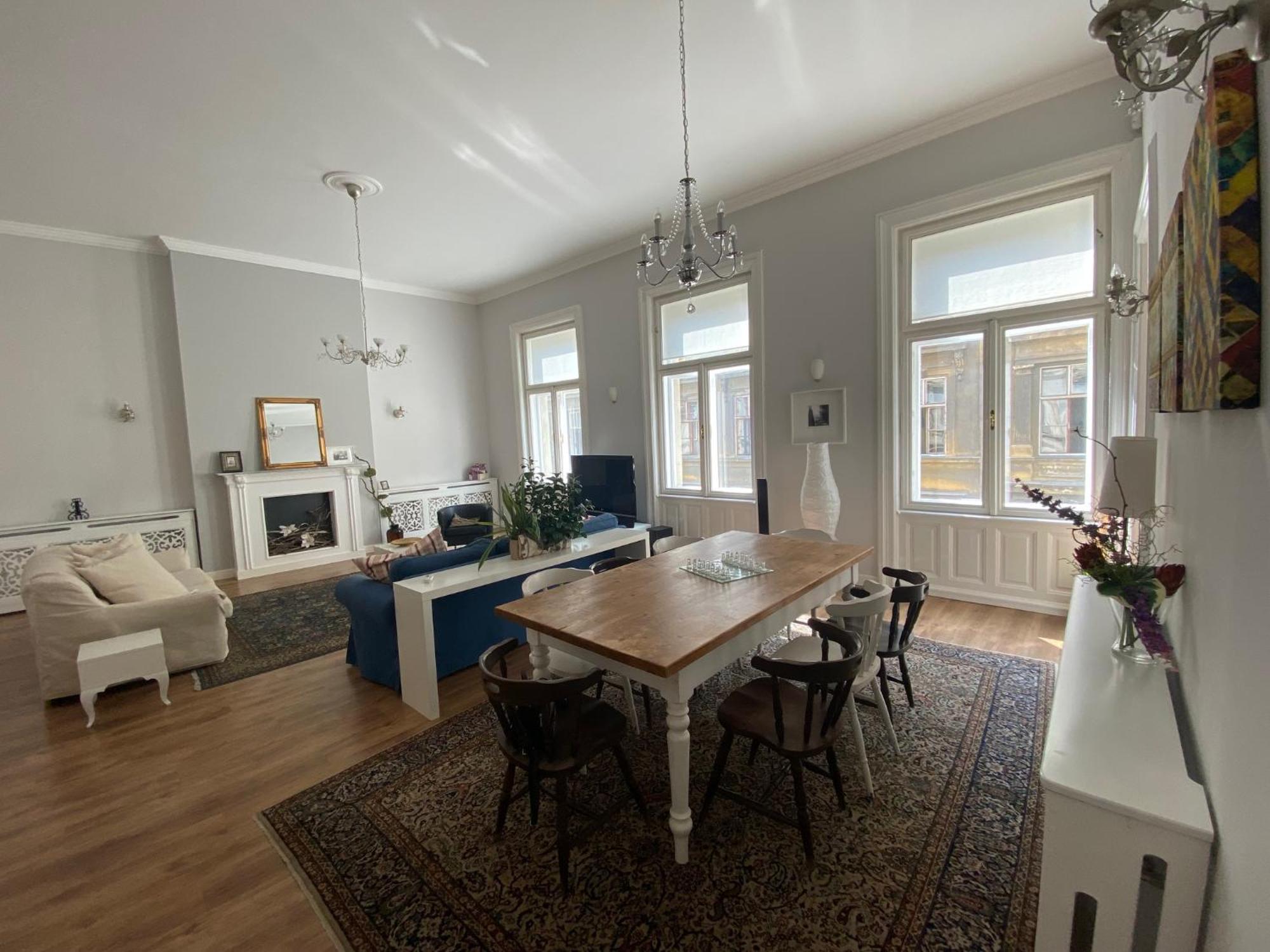 Urban Haven - 3 Beds, 3 Baths, Free Parking, Near Central Market 부다페스트 외부 사진