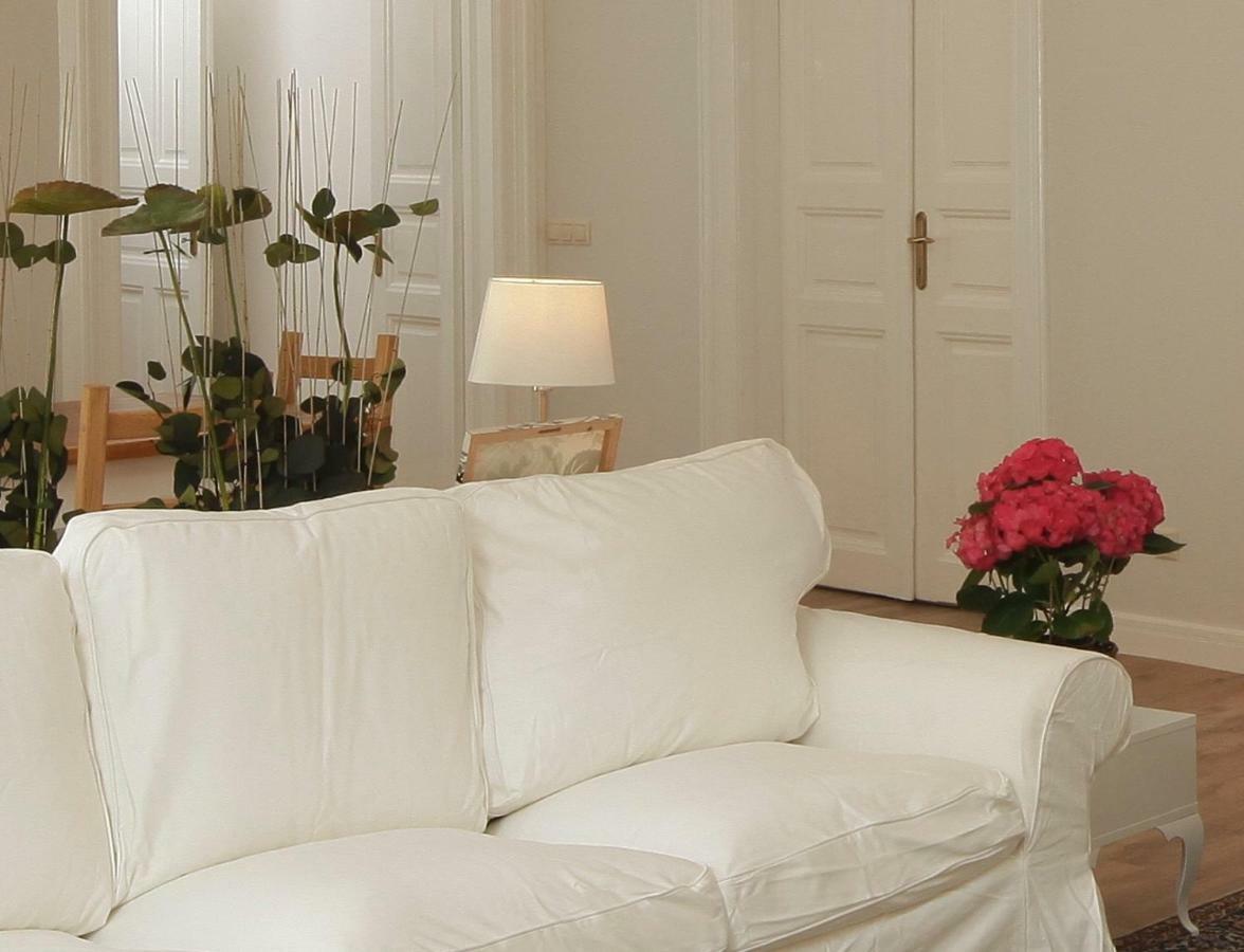 Urban Haven - 3 Beds, 3 Baths, Free Parking, Near Central Market 부다페스트 외부 사진