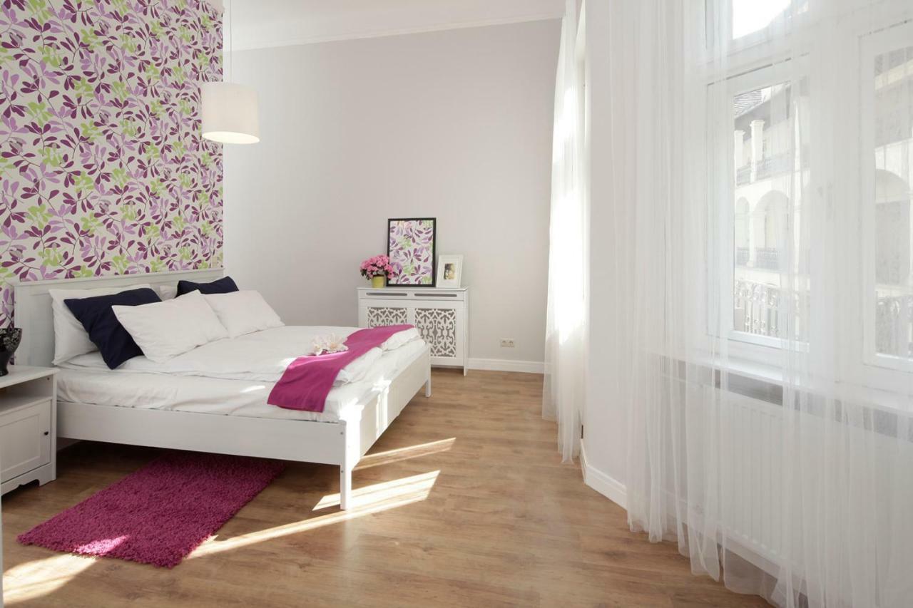 Urban Haven - 3 Beds, 3 Baths, Free Parking, Near Central Market 부다페스트 외부 사진